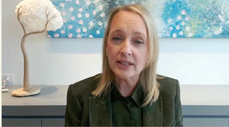 Accenture Links Promotions to AI Use, Expands Entry-Level Hiring