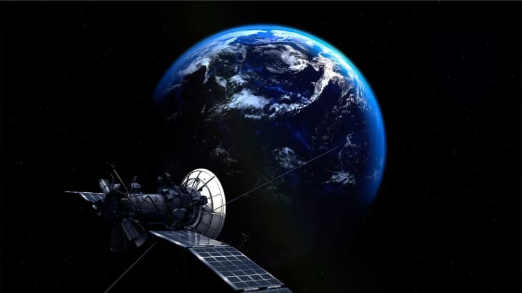 Amazon Acquires Globalstar in $10.8 Billion Deal to Expand Satellite Connectivity
