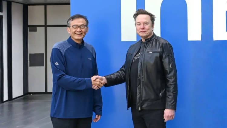Intel Shares Rise by 4% After Joining Tesla’s Terafab Chip Venture