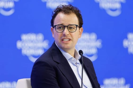No one has a good plan for how AI companies should work with the government