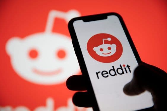 As search traffic dries up, Reddit announces it’s shifting to a logged-in experience