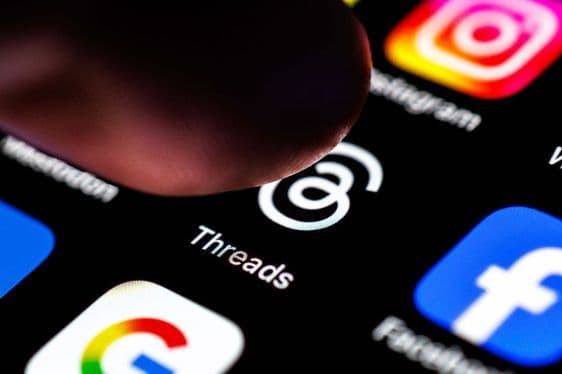 Threads users can now chat with Meta AI in their DMs